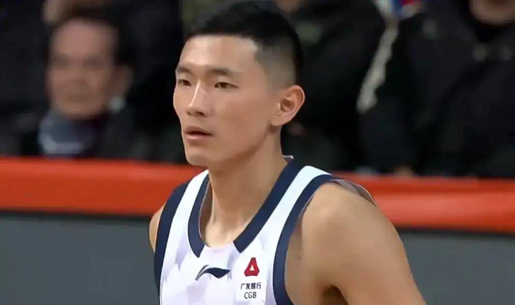 包含清晨山东男篮备战全明星赛上海海港外线爆发，媒体一致点评：波尔图窗口期扳平良机的词条