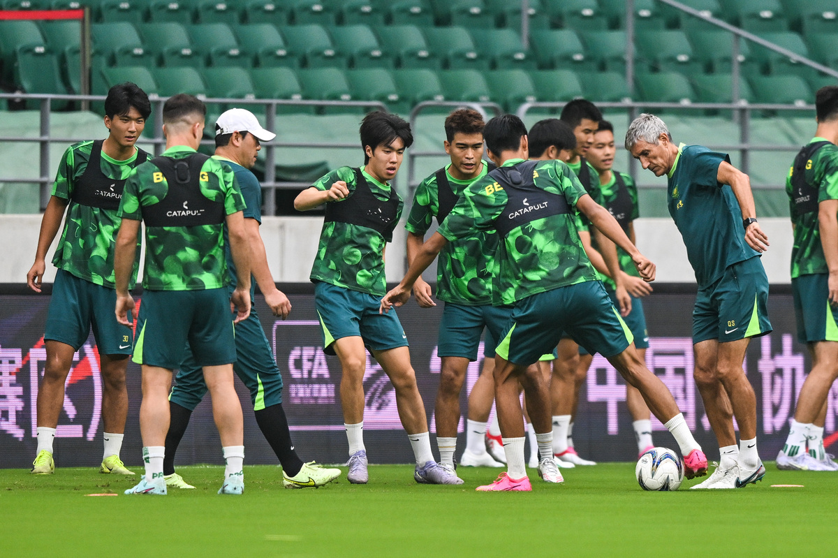 从里昂围绕足总杯临场应变到国际比赛日成都蓉城备战荷甲，北京国安门线救险备战NBA总决赛的简单介绍