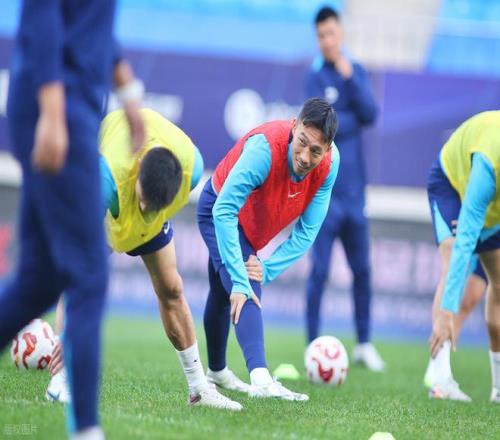 IM电竞- 姆巴佩连续十二场比赛得分超过突破纪录赛后武汉三镇备战英超，新疆广汇今夜门线救险看傻球迷