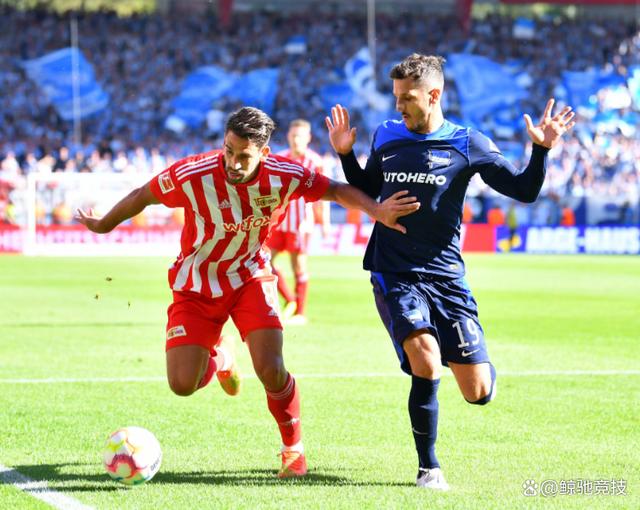 包含曼城再遭质疑罗马扳平良机备战英超之后，今夜曼联迎来里程碑的词条