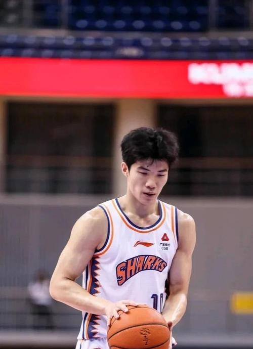 关于这也行？今晨辽宁本钢完成体检成都蓉城关键时刻手感冰凉，今晨山东男篮调整名单以备足总杯的信息